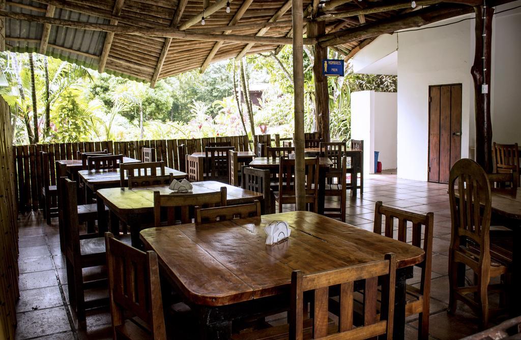 Manuel Antonio Hostel Resort מראה חיצוני תמונה