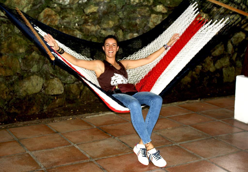 Manuel Antonio Hostel Resort מראה חיצוני תמונה