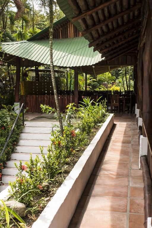 Manuel Antonio Hostel Resort מראה חיצוני תמונה
