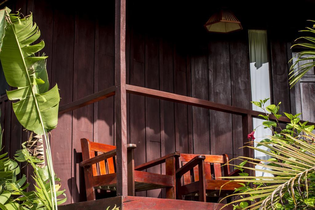 Manuel Antonio Hostel Resort מראה חיצוני תמונה