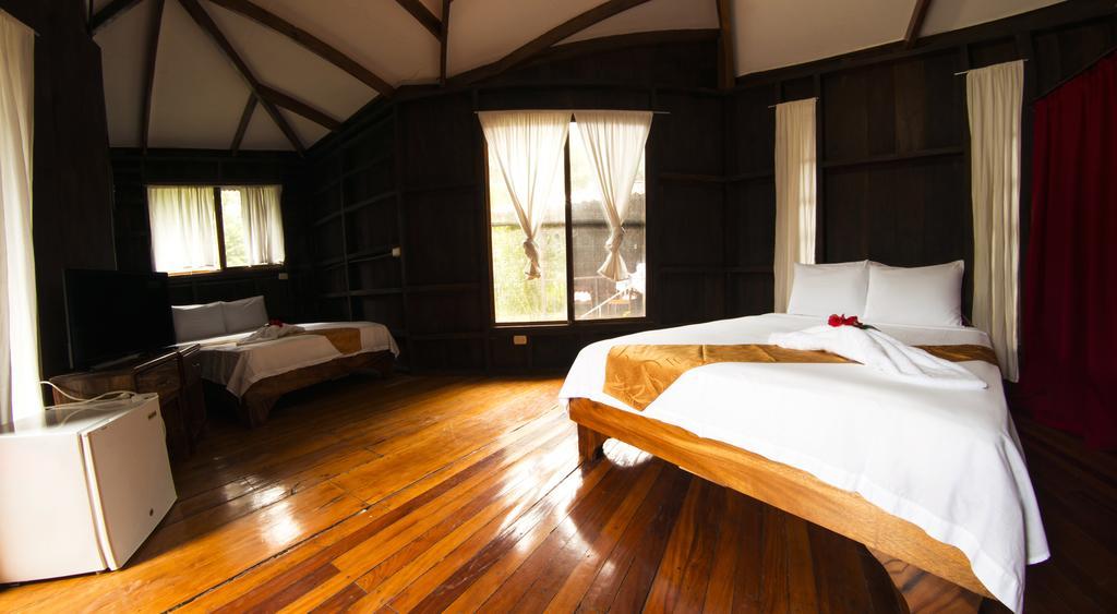 Manuel Antonio Hostel Resort מראה חיצוני תמונה