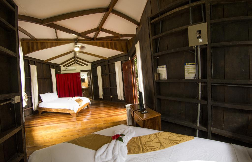 Manuel Antonio Hostel Resort מראה חיצוני תמונה