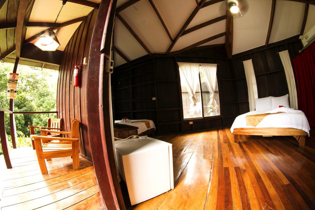 Manuel Antonio Hostel Resort מראה חיצוני תמונה