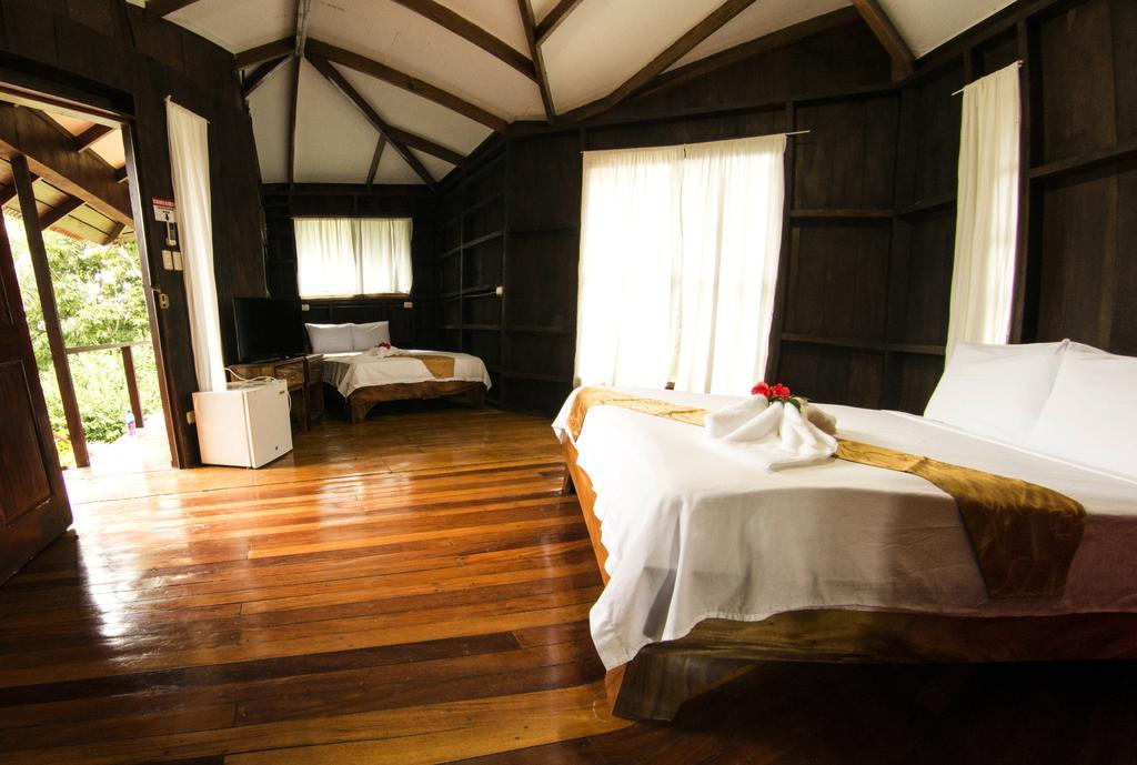 Manuel Antonio Hostel Resort מראה חיצוני תמונה