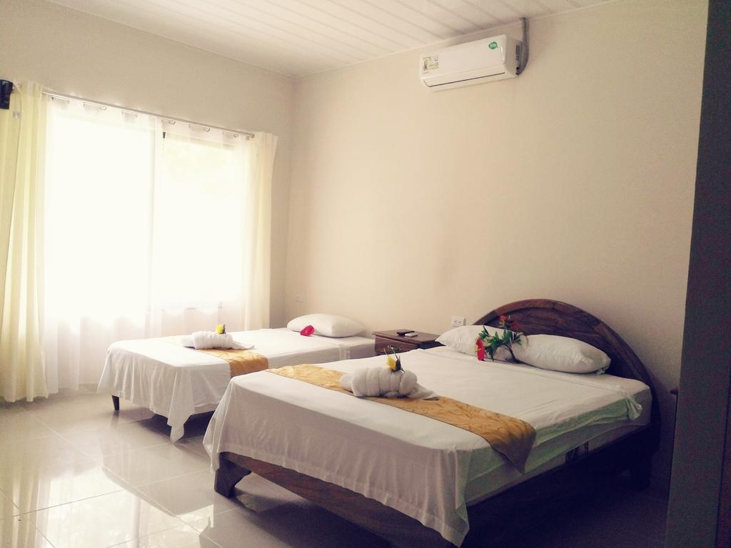 Manuel Antonio Hostel Resort מראה חיצוני תמונה