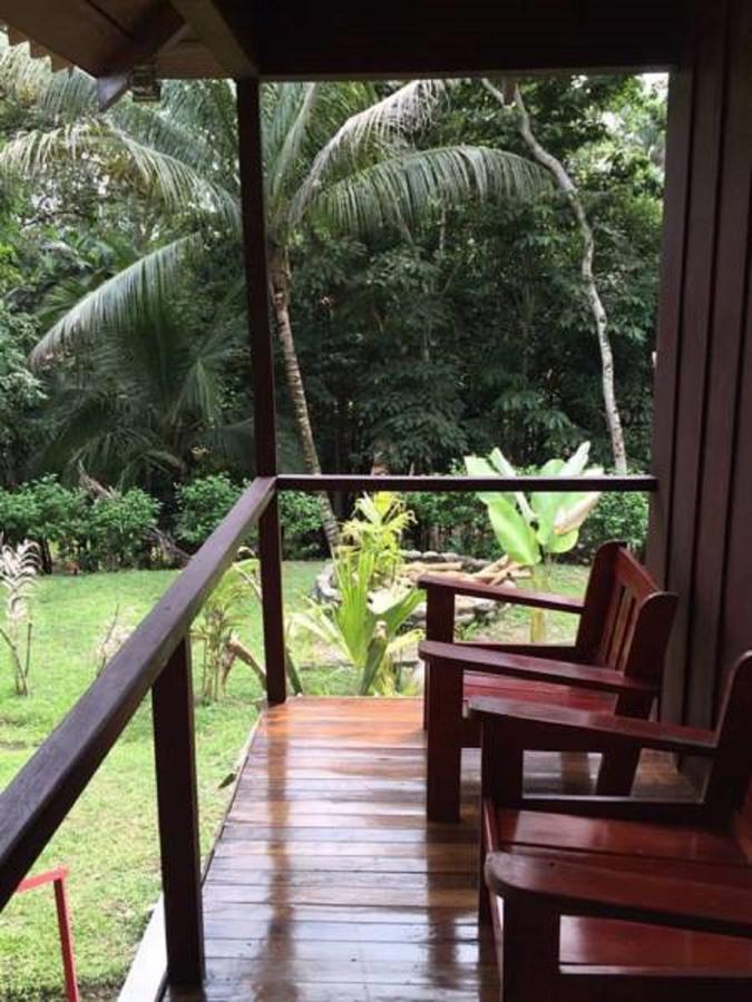 Manuel Antonio Hostel Resort מראה חיצוני תמונה