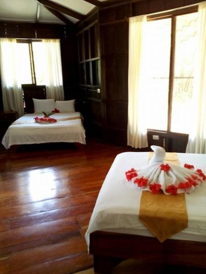 Manuel Antonio Hostel Resort מראה חיצוני תמונה