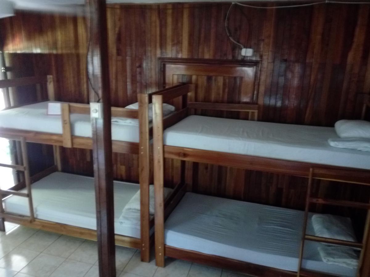 Manuel Antonio Hostel Resort מראה חיצוני תמונה