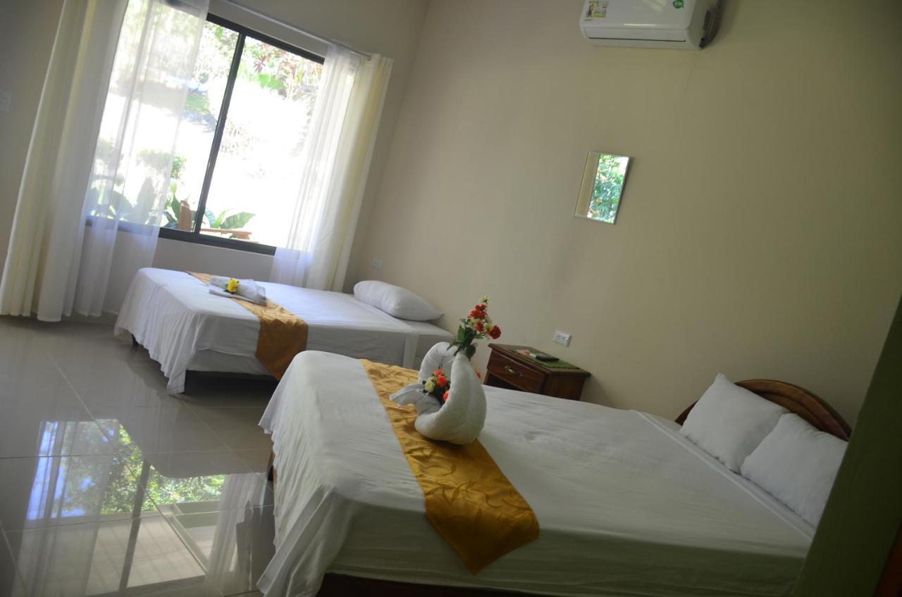 Manuel Antonio Hostel Resort מראה חיצוני תמונה